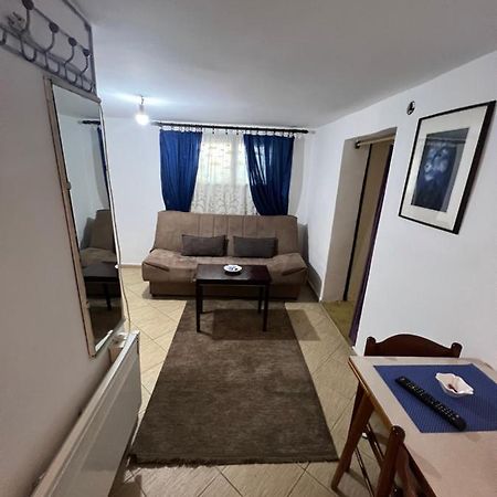 פודגוריצה A & A Apartman מראה חיצוני תמונה