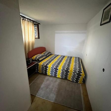 פודגוריצה A & A Apartman מראה חיצוני תמונה