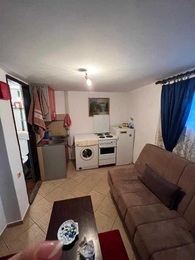 פודגוריצה A & A Apartman מראה חיצוני תמונה