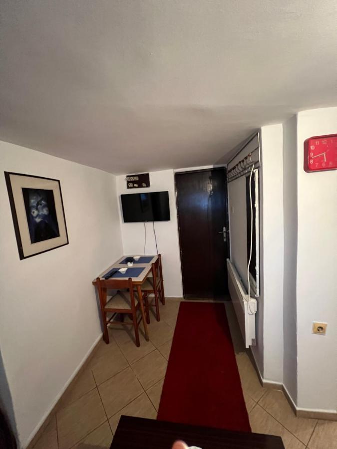 פודגוריצה A & A Apartman מראה חיצוני תמונה