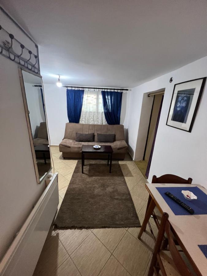 פודגוריצה A & A Apartman מראה חיצוני תמונה