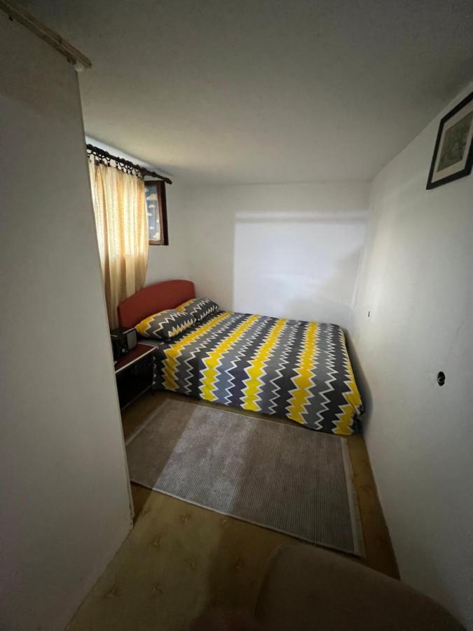 פודגוריצה A & A Apartman מראה חיצוני תמונה